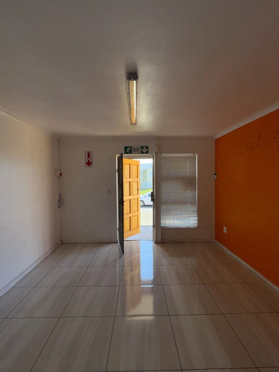 Bedroom Property for Sale in Hillcrest Heights Western Cape